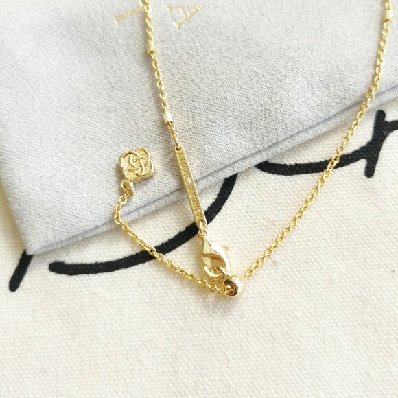 Kendra Scott E Pendant Necklace - Letter - Gold - Picture 4 of 4